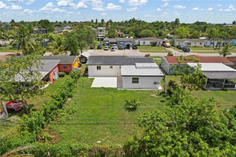 House in Homestead, Florida 4 bedrooms, 148.83 sq.m. № 1783961 - photo 23