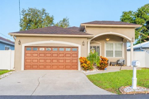 Casa en Tampa, Florida 3 dormitorios, 220.74 m2 № 2369373