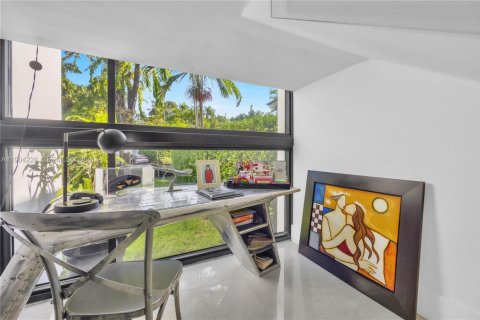 Купить виллу или дом в Майами, Флорида 5 спален, 348.29м2, № 2053905 - фото 17