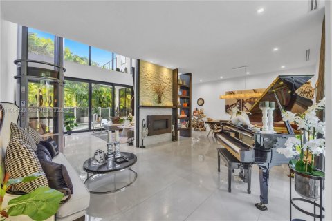Купить виллу или дом в Майами, Флорида 5 спален, 348.29м2, № 2053905 - фото 5