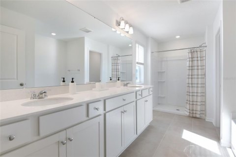 House in Jacksonville, Florida 4 bedrooms, 208.66 sq.m. № 2275598 - photo 16