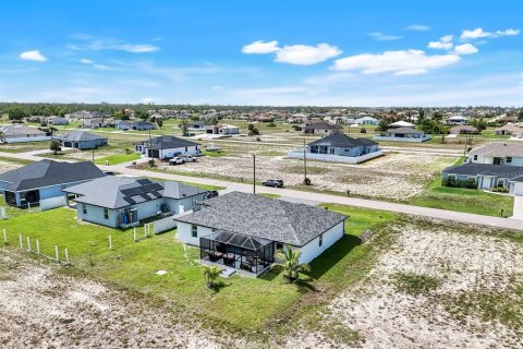 House in Cape Coral, Florida 4 bedrooms, 170.01 sq.m. № 1800416 - photo 29