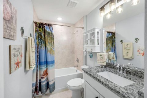 House in Cape Coral, Florida 4 bedrooms, 170.01 sq.m. № 1800416 - photo 23