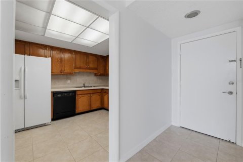 Condominio en venta en Clearwater, Florida, 1 dormitorio, 103.21 m2 № 2296836 - foto 11