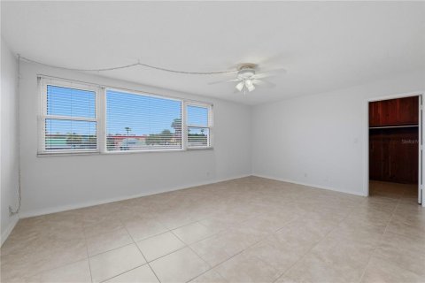 Condominio en venta en Clearwater, Florida, 1 dormitorio, 103.21 m2 № 2296836 - foto 4