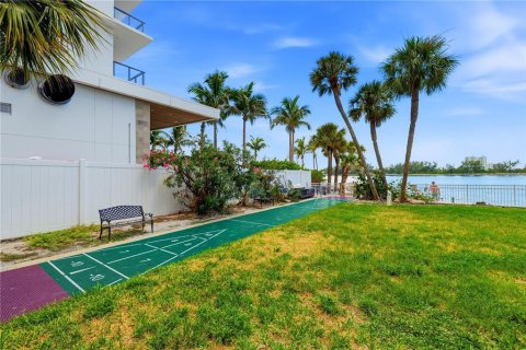 Condominio en venta en Clearwater, Florida, 1 dormitorio, 103.21 m2 № 2296836 - foto 18