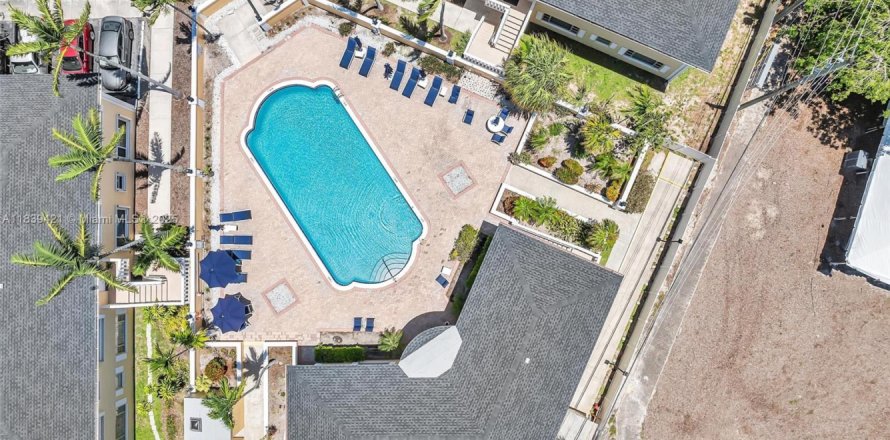 Condo in Fort Lauderdale, Florida, 2 bedrooms  № 1937071