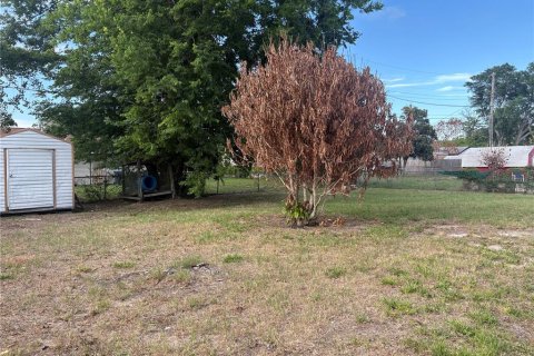House in Titusville, Florida 4 bedrooms, 109.25 sq.m. № 2155745 - photo 22