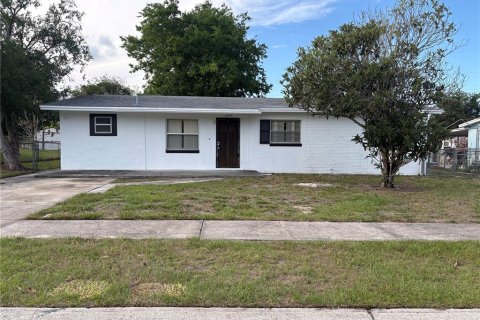 House in Titusville, Florida 4 bedrooms, 109.25 sq.m. № 2155745
