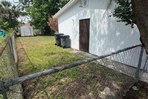 House in Titusville, Florida 4 bedrooms, 109.25 sq.m. № 2155745 - photo 26