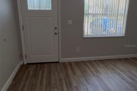 House in Titusville, Florida 4 bedrooms, 109.25 sq.m. № 2155745 - photo 8