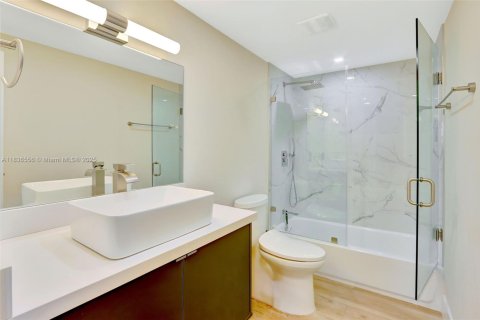 Condo in Key Biscayne, Florida, 2 bedrooms  № 1887875 - photo 10
