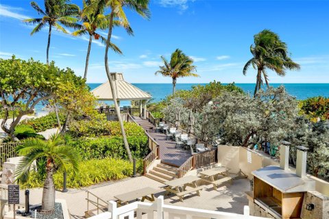 Condo in Key Biscayne, Florida, 2 bedrooms  № 1887875 - photo 30