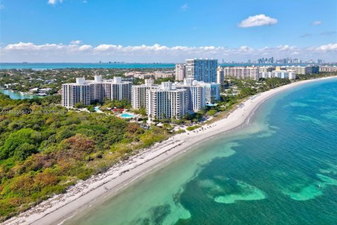 Condo in Key Biscayne, Florida, 2 bedrooms  № 1887875 - photo 18
