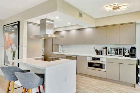 Condo in Key Biscayne, Florida, 2 bedrooms  № 1887875 - photo 7
