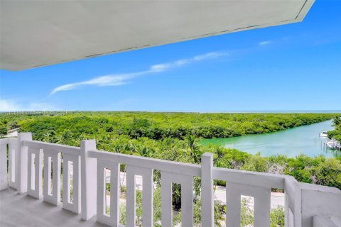 Condo in Key Biscayne, Florida, 2 bedrooms  № 1887875 - photo 3