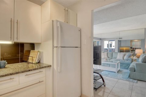 Copropriété à vendre à Longboat Key, Floride: 2 chambres, 99.5 m2 № 1870971 - photo 22
