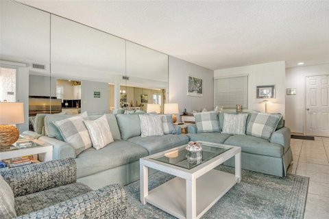 Copropriété à vendre à Longboat Key, Floride: 2 chambres, 99.5 m2 № 1870971 - photo 15