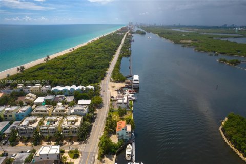 Купить виллу или дом в Холливуд, Флорида 1 спальня, № 1963697 - фото 12
