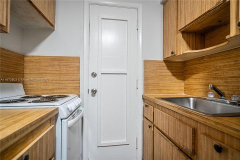 Appartement à louer à Coral Gables, Floride: 1 chambre, 56.67 m2 № 1926365 - photo 9