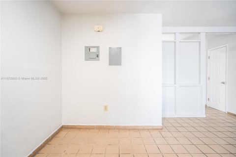 Appartement à louer à Coral Gables, Floride: 1 chambre, 56.67 m2 № 1926365 - photo 10