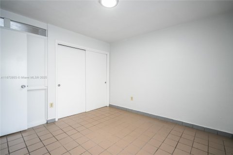 Appartement à louer à Coral Gables, Floride: 1 chambre, 56.67 m2 № 1926365 - photo 12