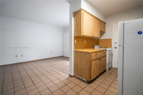 Appartement à louer à Coral Gables, Floride: 1 chambre, 56.67 m2 № 1926365 - photo 7