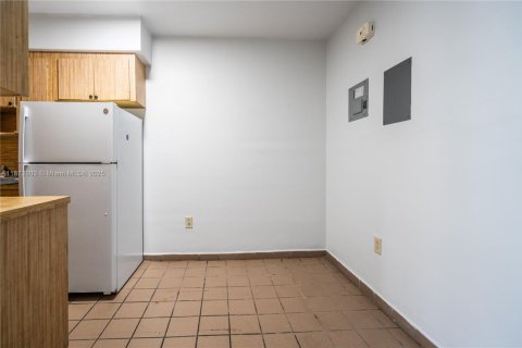 Appartement à louer à Coral Gables, Floride: 1 chambre, 56.67 m2 № 1926365 - photo 6