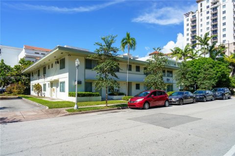 Appartement à louer à Coral Gables, Floride: 1 chambre, 56.67 m2 № 1926365 - photo 1