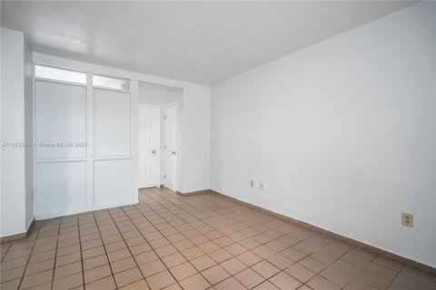 Appartement à louer à Coral Gables, Floride: 1 chambre, 56.67 m2 № 1926365 - photo 5