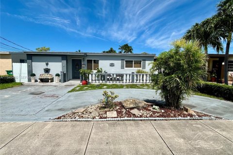 Villa ou maison à Miami, Floride 3 chambres, 115.57 m2 № 2054401