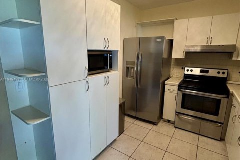 Villa ou maison à vendre à Miami, Floride: 3 chambres, 115.57 m2 № 2054401 - photo 4