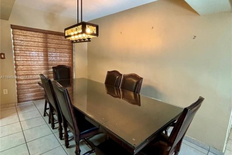 Villa ou maison à vendre à Miami, Floride: 3 chambres, 115.57 m2 № 2054401 - photo 8