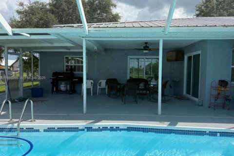 Купить виллу или дом в Клуистон, Флорида 3 спальни, 189.24м2, № 1993397 - фото 23