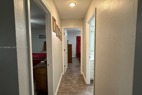 Купить виллу или дом в Клуистон, Флорида 3 спальни, 189.24м2, № 1993397 - фото 18