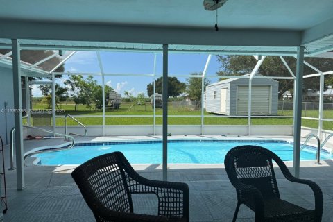 Купить виллу или дом в Клуистон, Флорида 3 спальни, 189.24м2, № 1993397 - фото 21