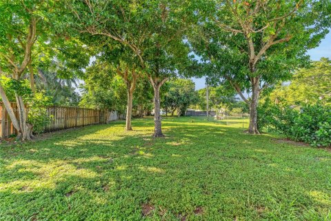 House in Hollywood, Florida 3 bedrooms, 113.15 sq.m. № 1834324 - photo 14