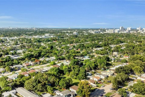 House in Hollywood, Florida 3 bedrooms, 113.15 sq.m. № 1834324 - photo 18
