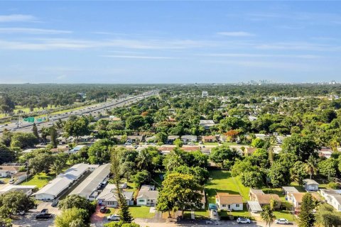 House in Hollywood, Florida 3 bedrooms, 113.15 sq.m. № 1834324 - photo 17
