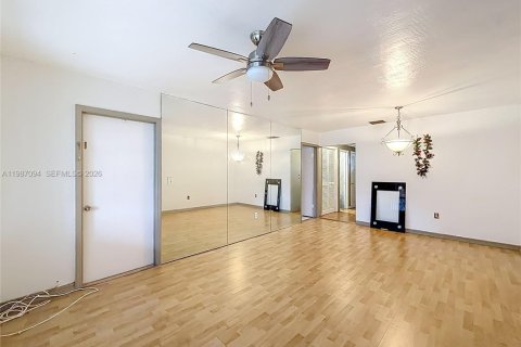 Condo in Miramar, Florida, 1 bedroom  № 2047708 - photo 10