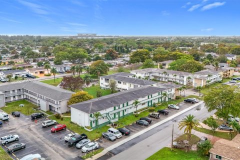 Condo in Miramar, Florida, 1 bedroom  № 2047708 - photo 23