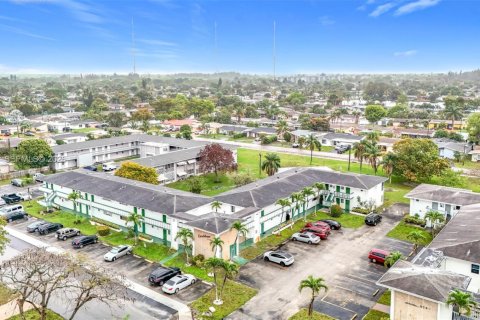 Condo in Miramar, Florida, 1 bedroom  № 2047708 - photo 21