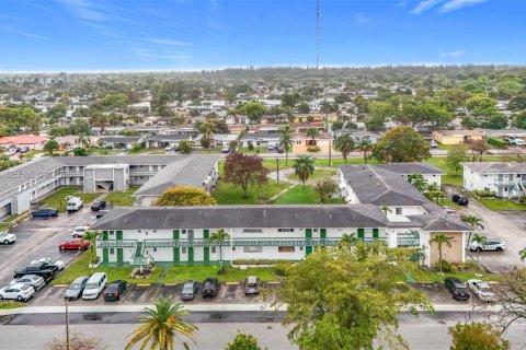 Condo in Miramar, Florida, 1 bedroom  № 2047708 - photo 22