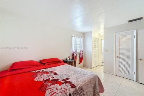 Condo in Miramar, Florida, 1 bedroom  № 2047708 - photo 7