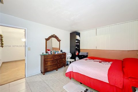 Condo in Miramar, Florida, 1 bedroom  № 2047708 - photo 8