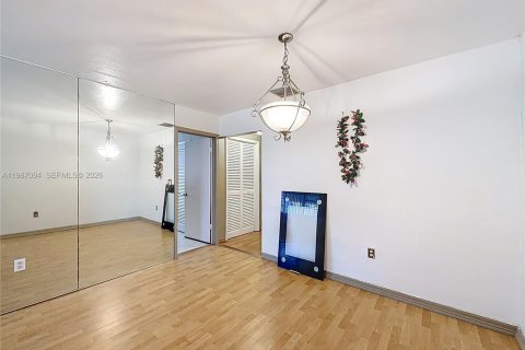 Condo in Miramar, Florida, 1 bedroom  № 2047708 - photo 12