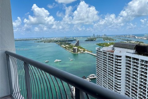 Condo in Miami, Florida, 1 bedroom  № 1988807 - photo 1