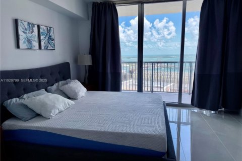 Condo in Miami, Florida, 1 bedroom  № 1988807 - photo 9