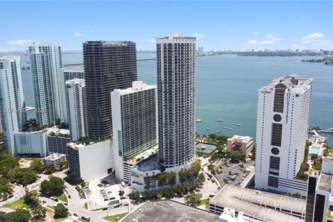 Condo in Miami, Florida, 1 bedroom  № 1988807 - photo 13