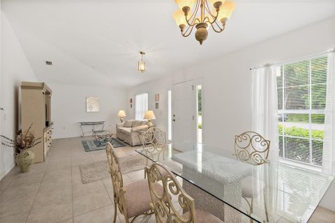 Villa ou maison à vendre à Palm Coast, Floride: 3 chambres, 153.2 m2 № 2389282 - photo 8